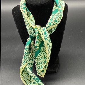 Vintage NWOT Green & Yellow Echo Scarf